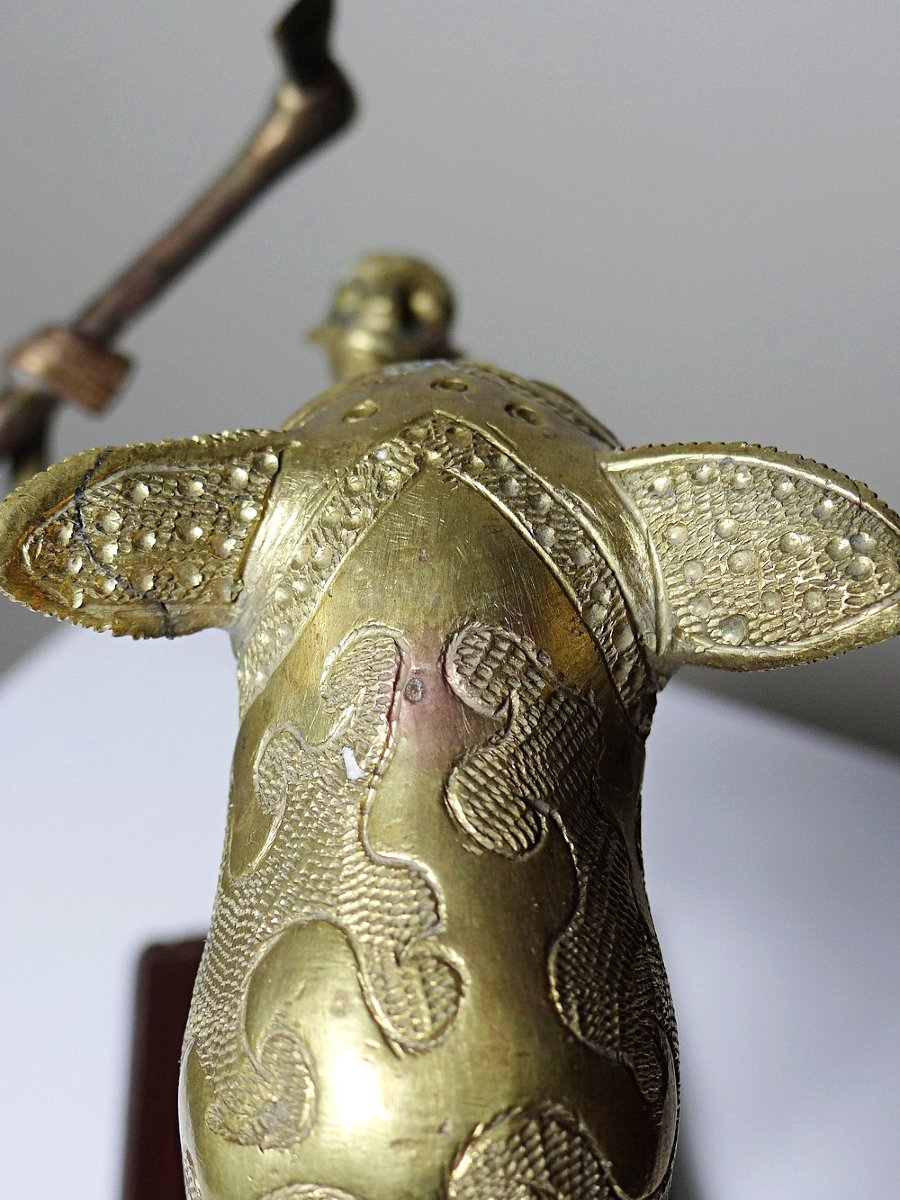 Bronze du Dahomey, Bénin Afrique, vintage/ancien XXe "Le chasseur et la bête"-photo-5