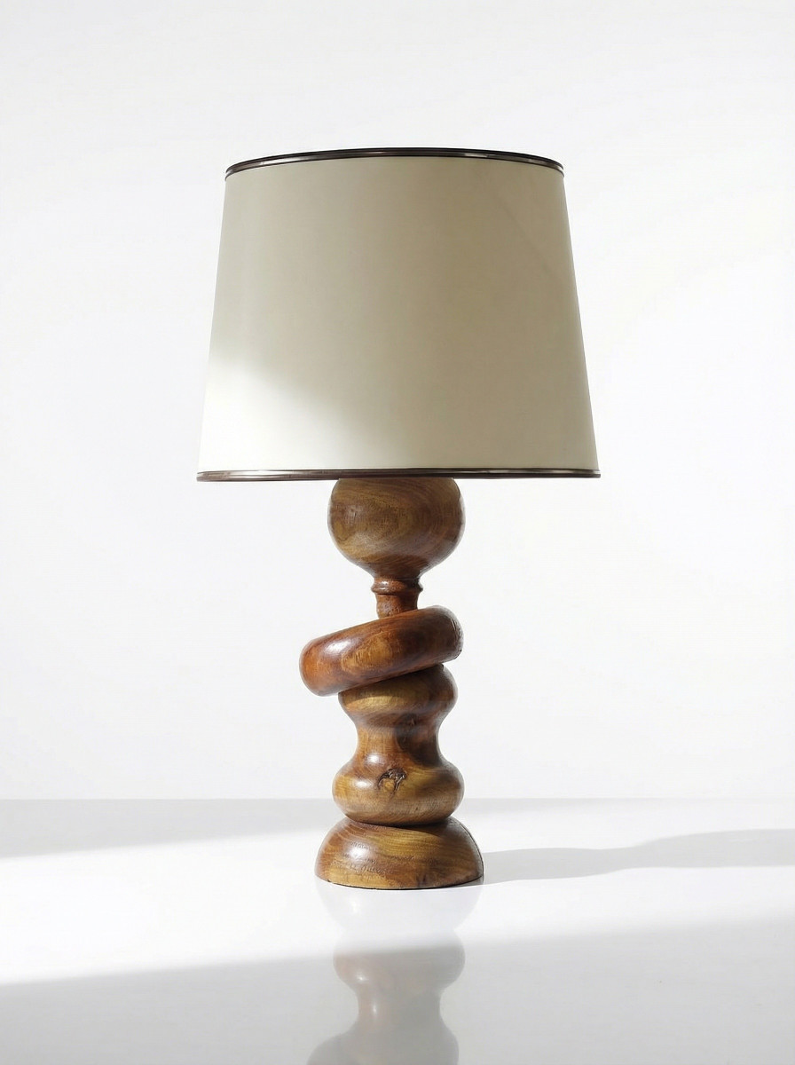 Impressive Vintage Design Lamp In Turned And Carved Wood With A Mid-century Ring