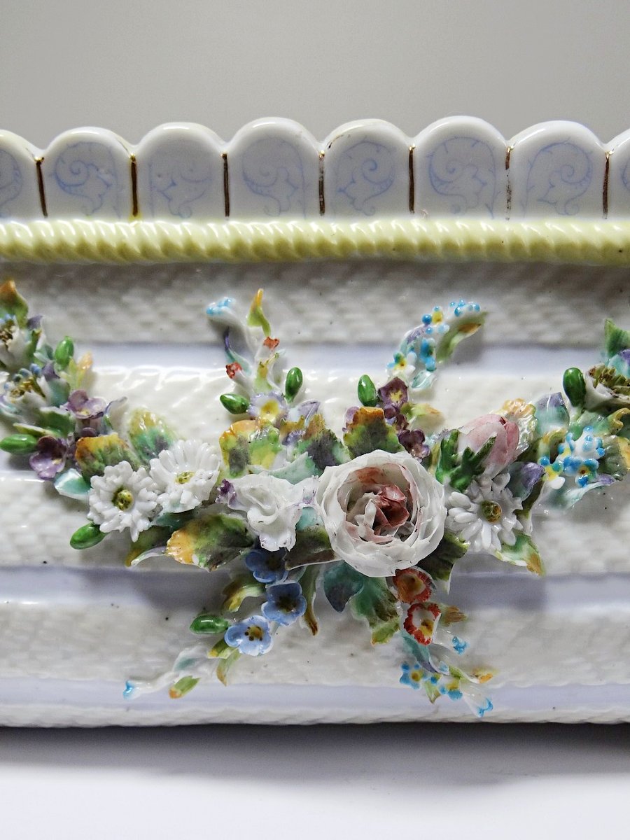 Small Antique German Porcelain Planter With Putti Design, 19th Century Meissen Style-photo-3