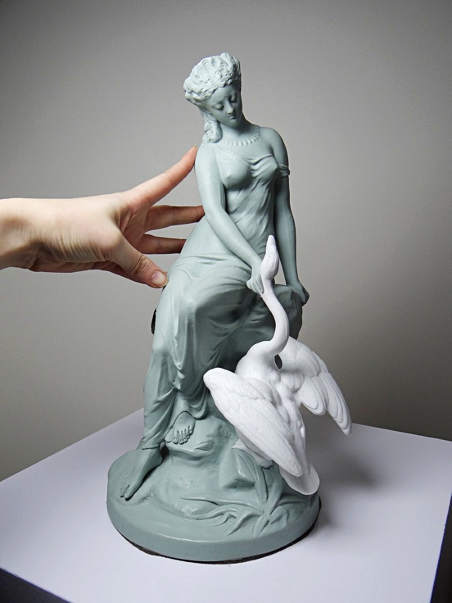 Sujet biscuit bicolore Letu & Mauger, Léda et le Cygne, XIXe, céladon & blanc-photo-3