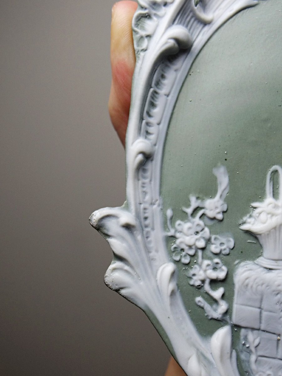 Antique 19th-20th Century Rococo Two-tone Biscuit Porcelain Wall Medallion, Jasperware-photo-3