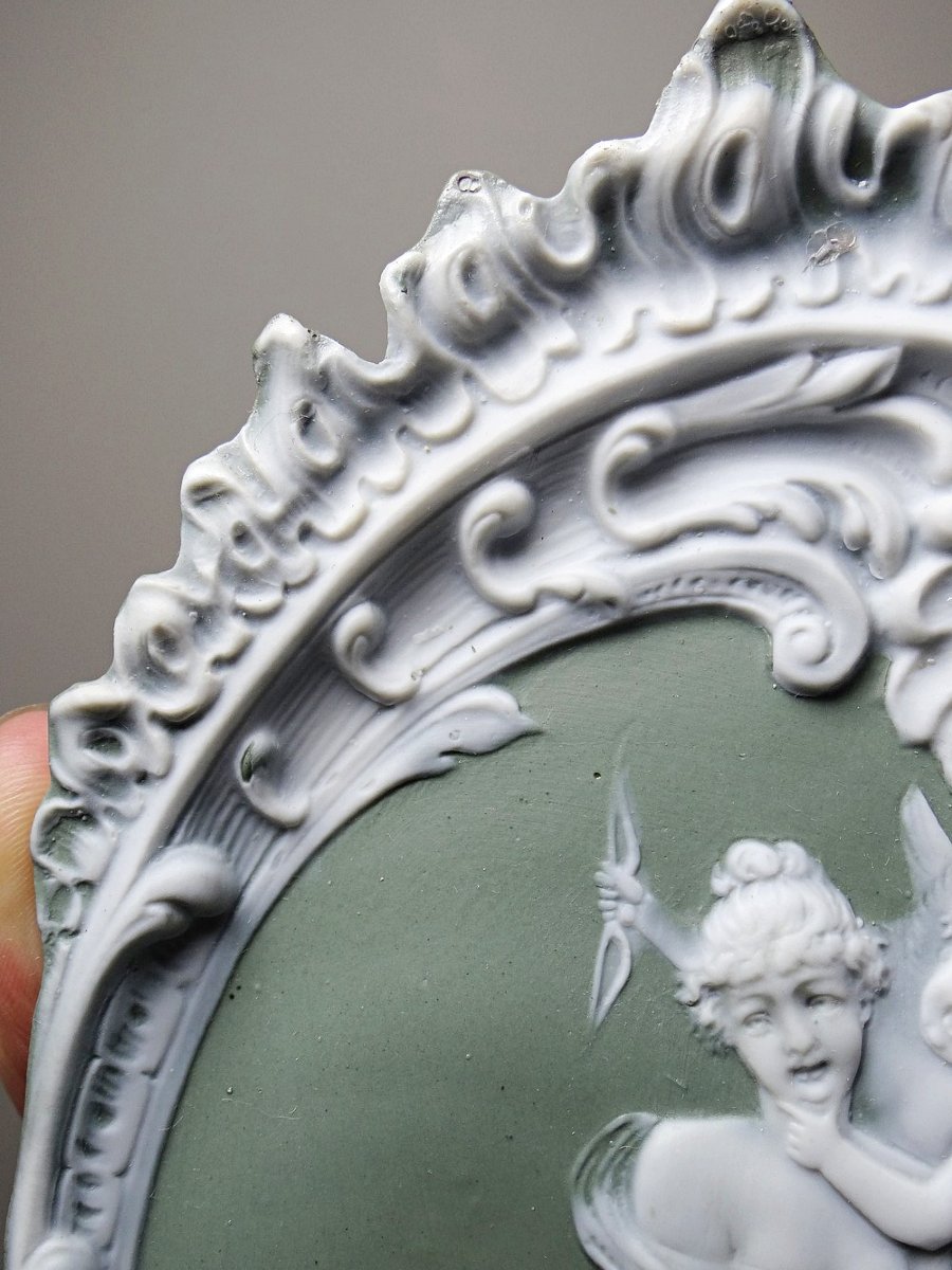 Antique 19th-20th Century Rococo Two-tone Biscuit Porcelain Wall Medallion, Jasperware-photo-4