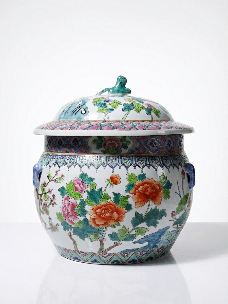 Chinese Porcelain Covered Pot, Floral Famille Rose Decoration, 20th Century