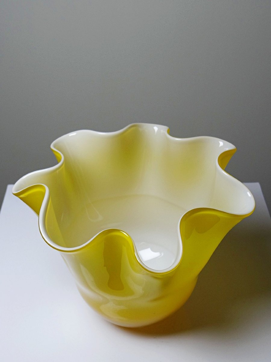 Fazzoletto Vase In Italian Blown Glass, Yellow-lined Opaline, Murano 1960-70-photo-4