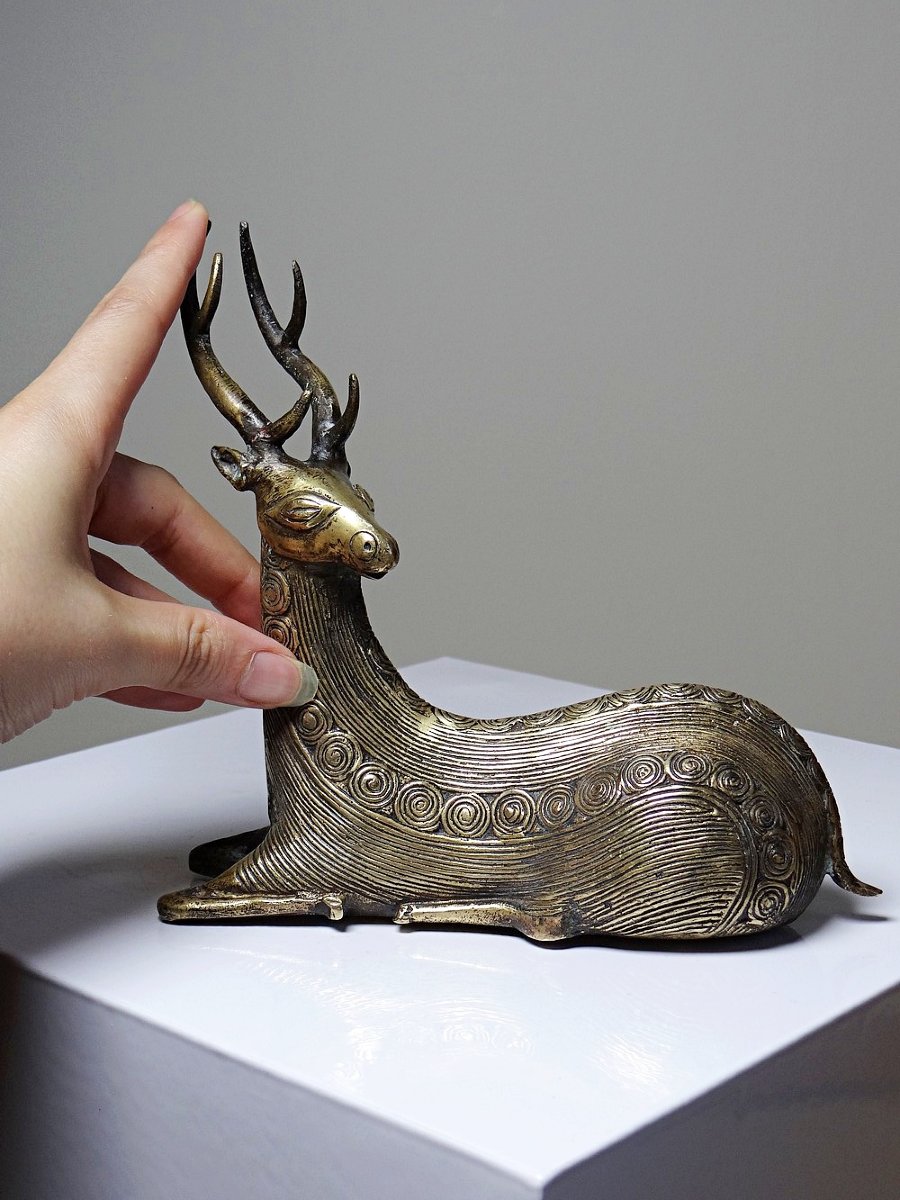 Decorative Reclining Deer Figure In Brass, Dhokra, India, Mid To Late 20th Century Craftsmanship -photo-3