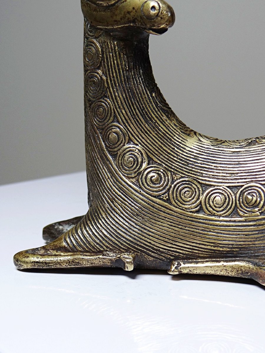 Decorative Reclining Deer Figure In Brass, Dhokra, India, Mid To Late 20th Century Craftsmanship -photo-3