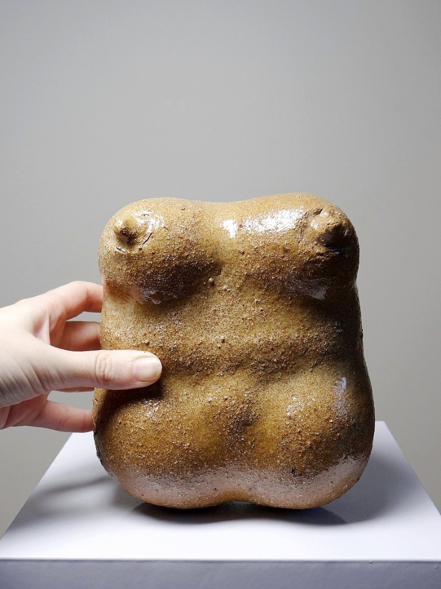 Petite Vénus sculpturale en grès, buste de femme, signé, années 90-photo-3