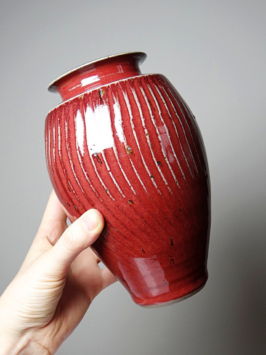 Oxblood-blood Glazed Stoneware Vase With Twisted Ribs, 20th-century Workshop Piece-photo-3