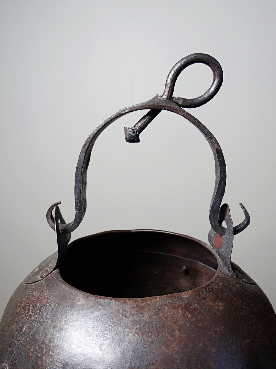 Small Hanging Cauldron In Riveted Wrought Iron, 20th Century Arts & Crafts Style-photo-3