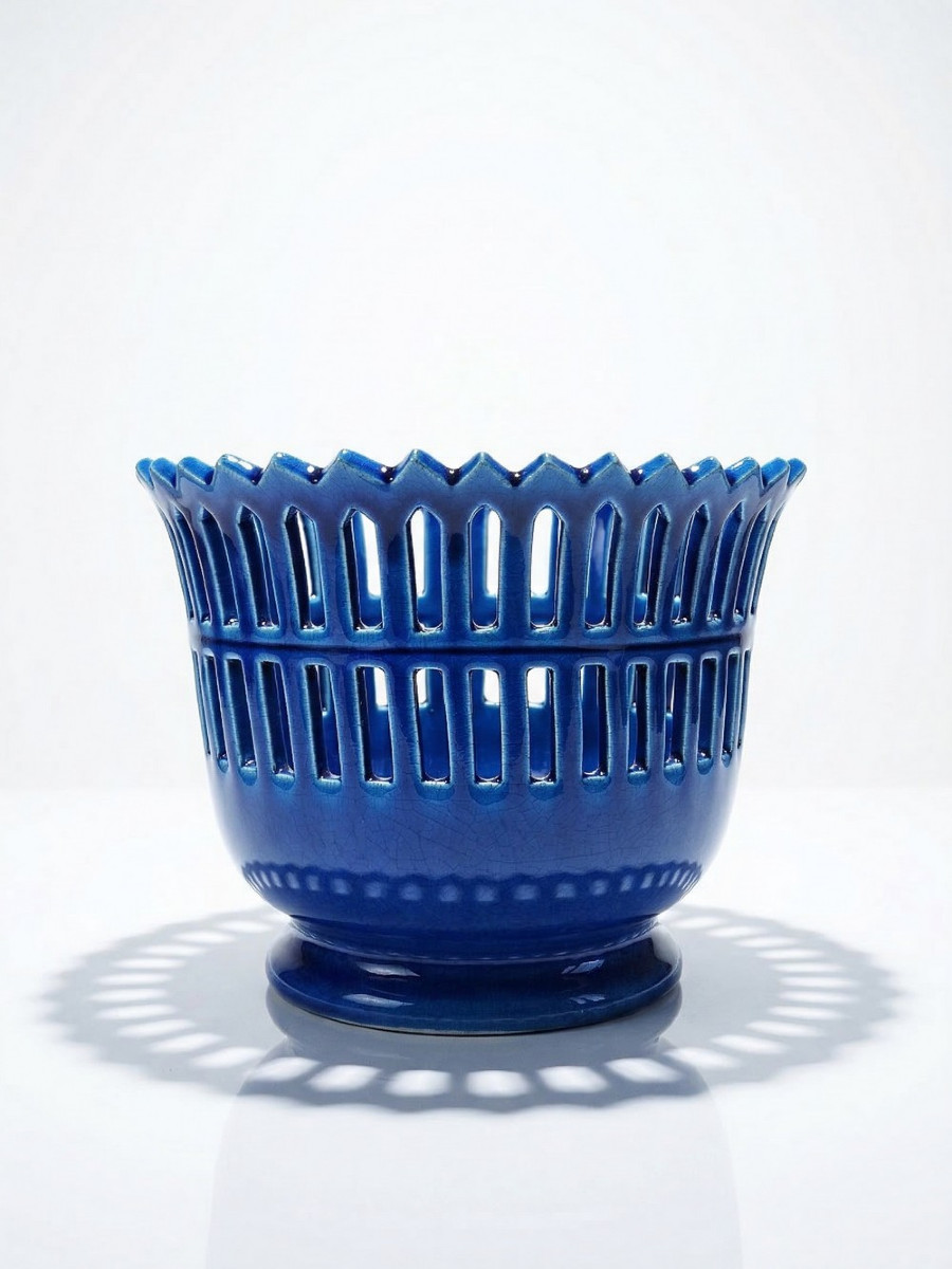 Cache-pot ajouré en faïence de Malicorne Moreau-Bourg-Joly bleu paon XXe