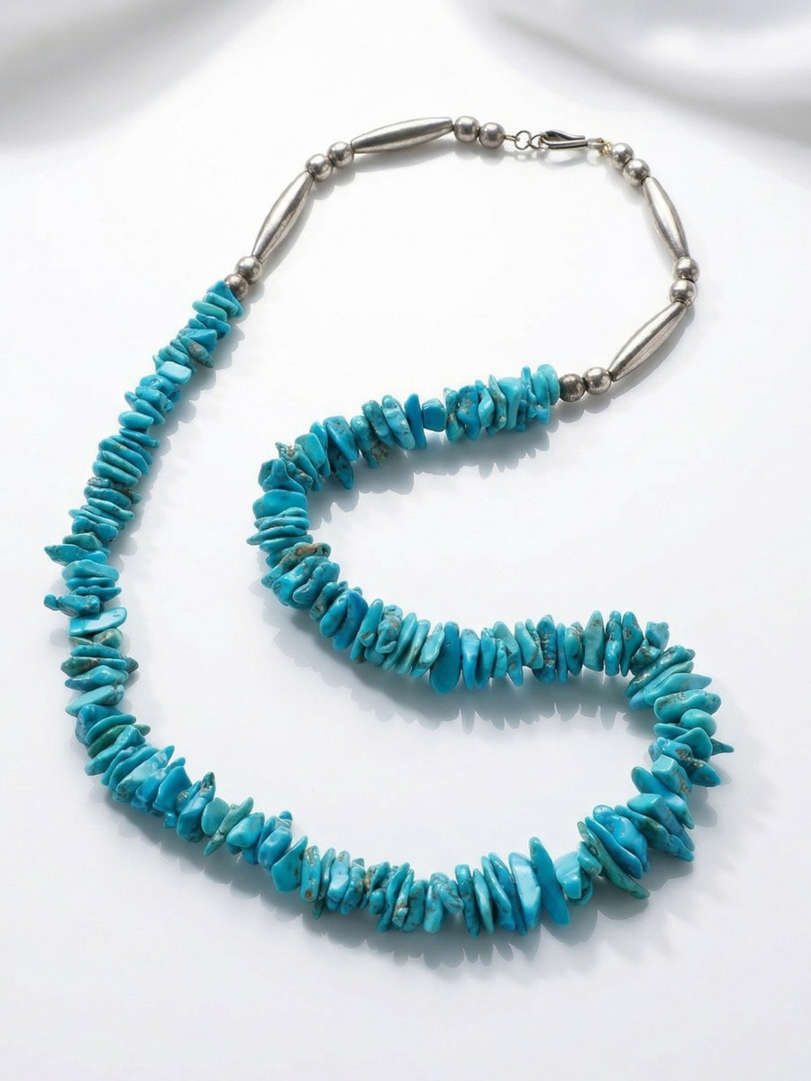 Collier chips de turquoise naturelle métal argenté, années 1970-1990