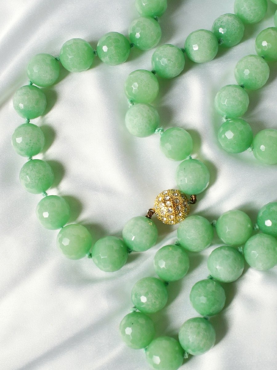 Imposing Long Necklace Of Large Faceted Chrysoprase Beads And Vintage Gold-plated Metal-photo-3