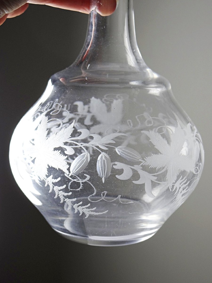 Carafe ancienne en cristal gravé, décor végétal, Bohème XIX-XXe-photo-2