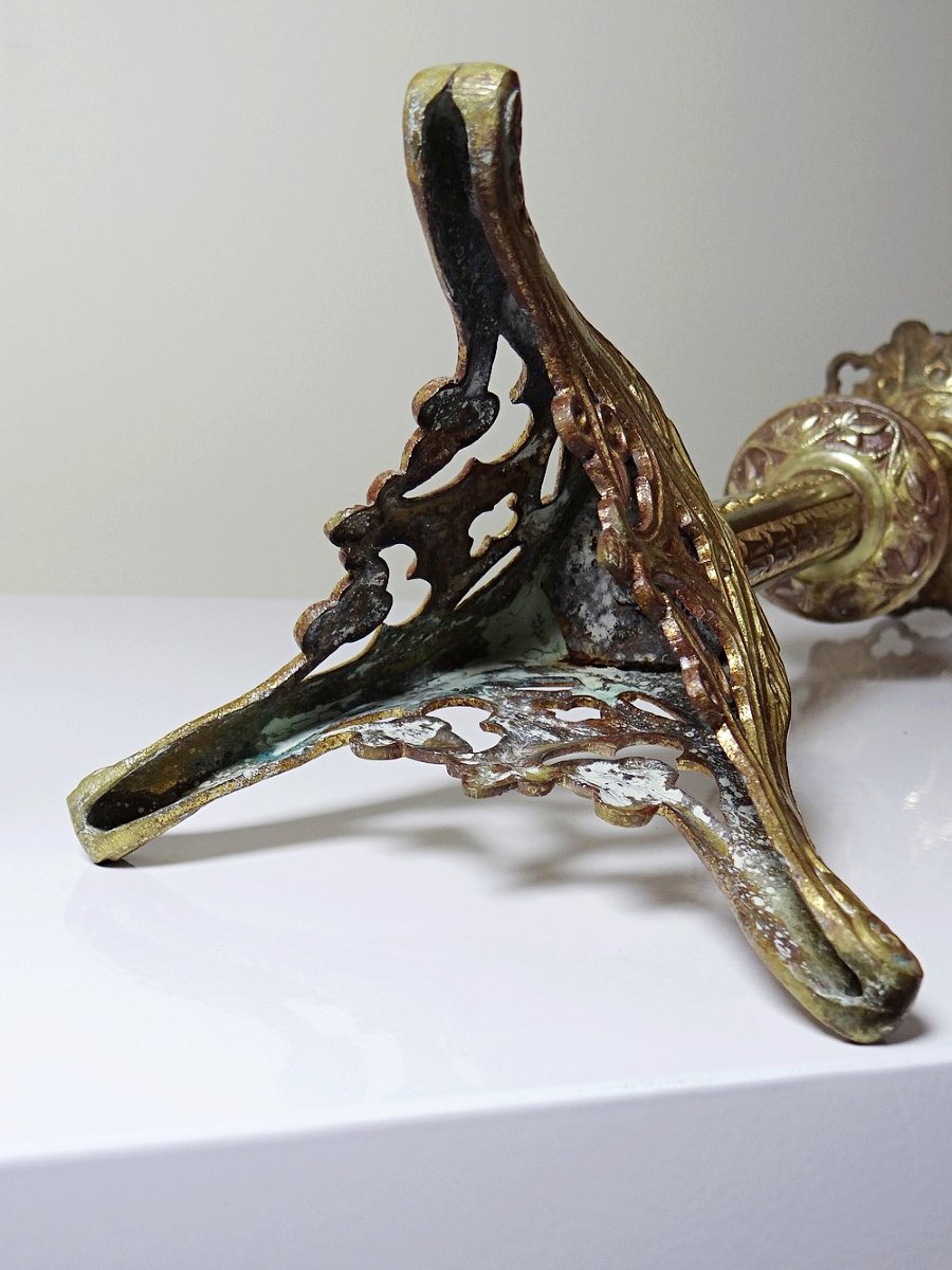 Paire de piques-cierges anciens en bronze doré, style gothique XIXe -photo-8