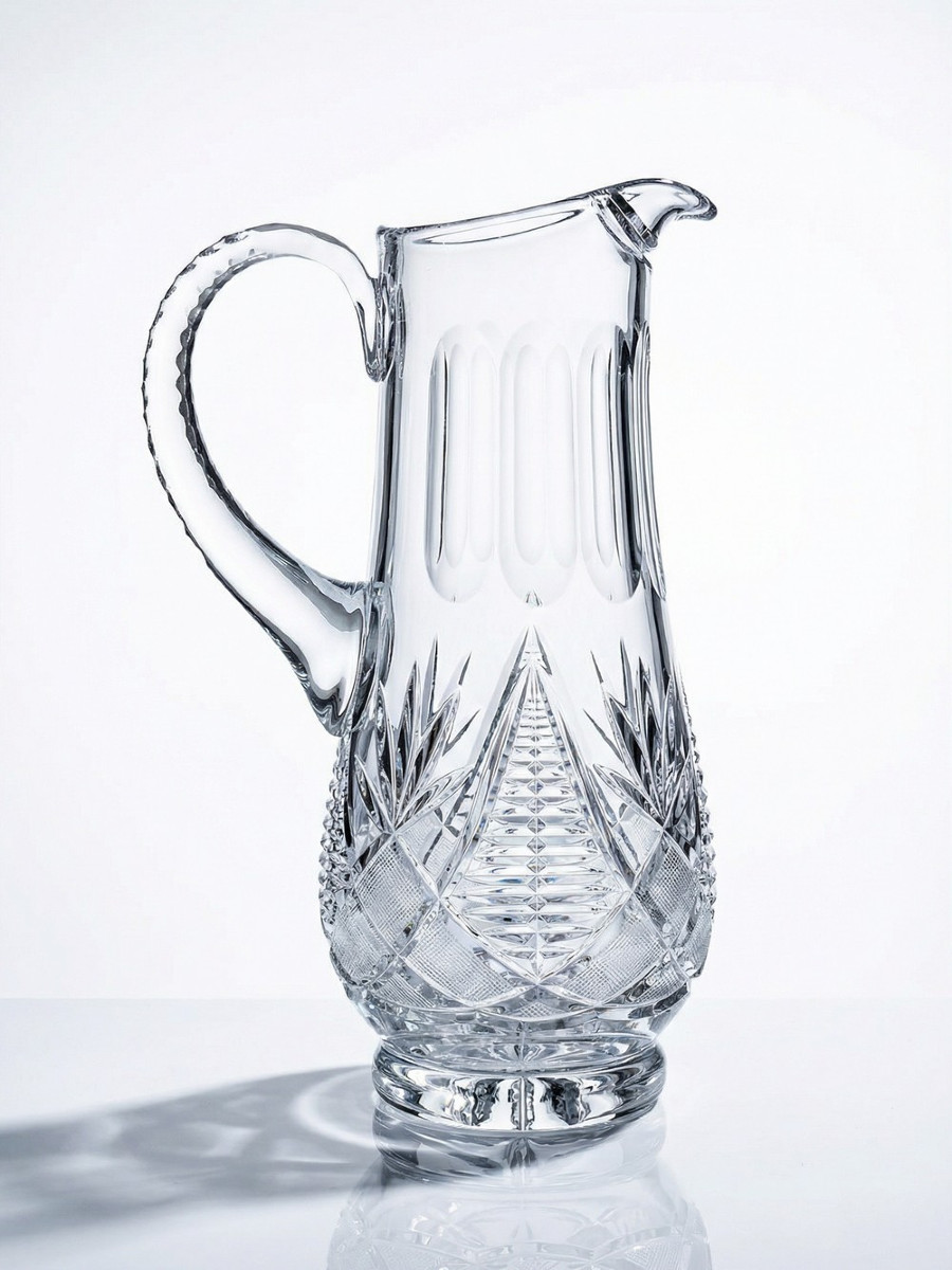 Grand pichet à eau en cristal taillé, cristallières européennes XXe