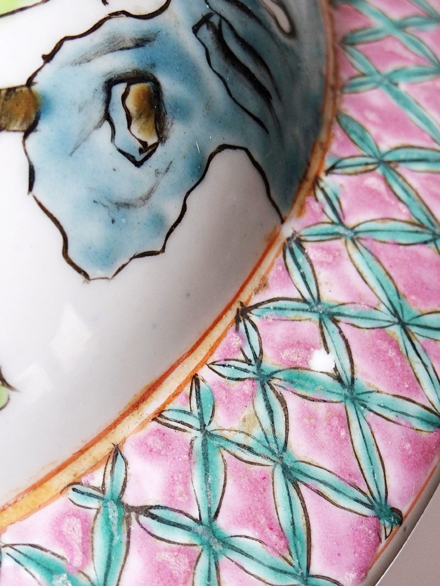 Chinese Porcelain Covered Pot, Floral Famille Rose Design, 20th Century-photo-7