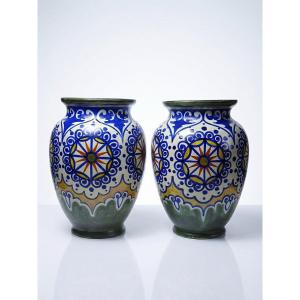 Duo de grands vases décoratifs Carla Holland, décor Gouda, vers 1930-40