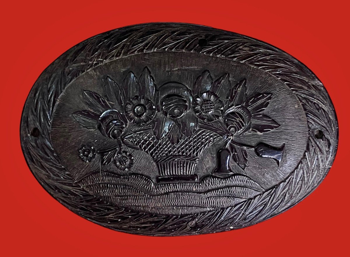Corozo Snuff Box Decorated With Musical Instruments-photo-3