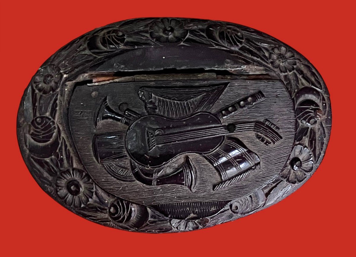 Corozo Snuff Box Decorated With Musical Instruments