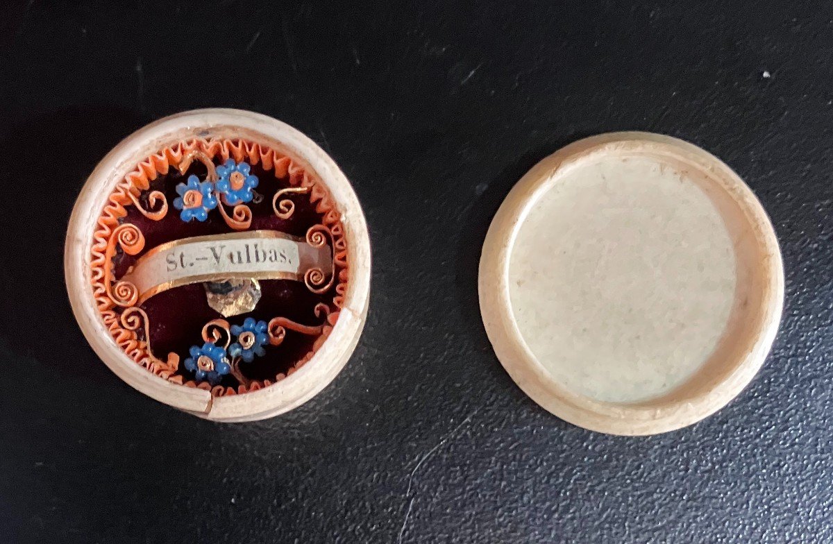 Paperolle Decor Reliquary Of Saint Vulbas
