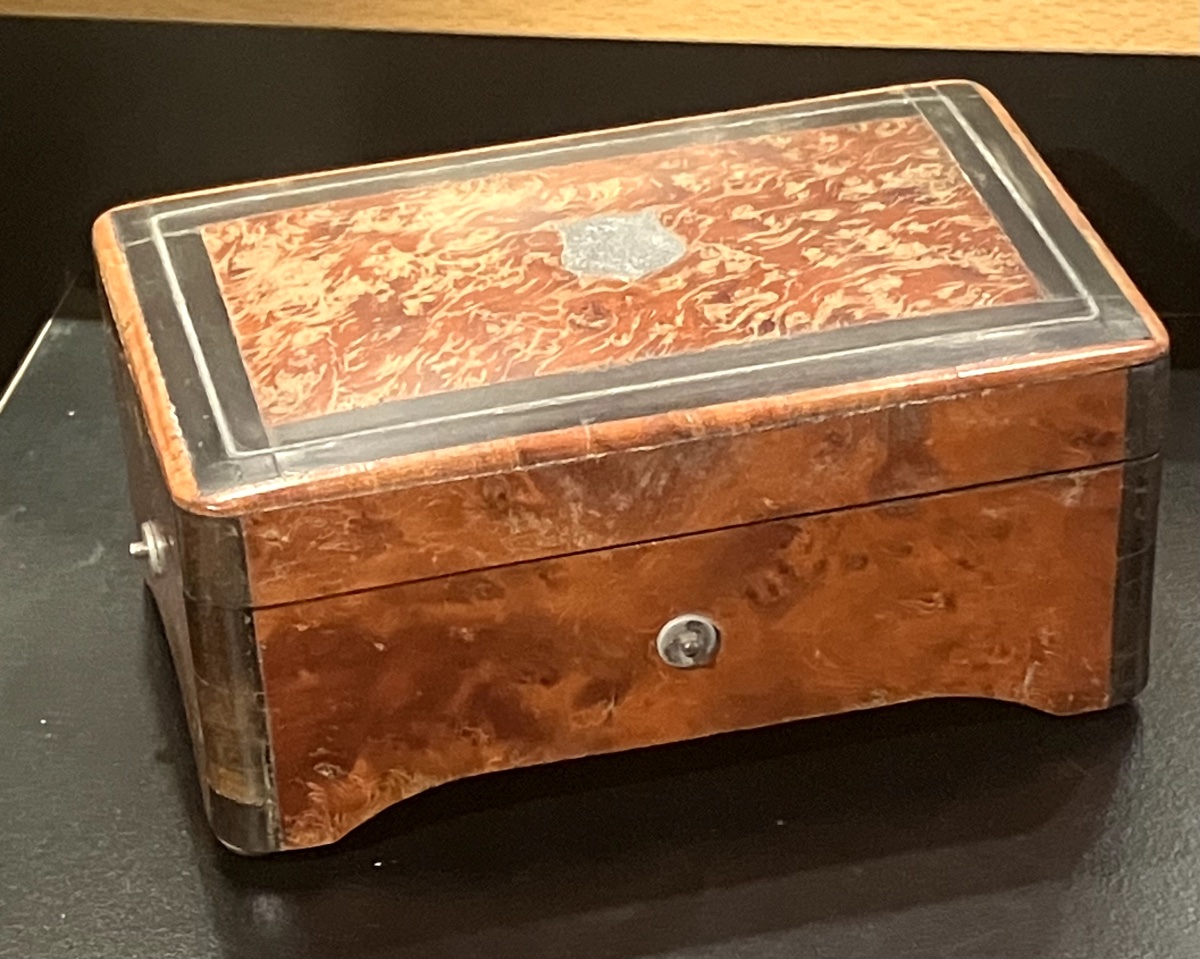 Late 19th-century Music Box-photo-2