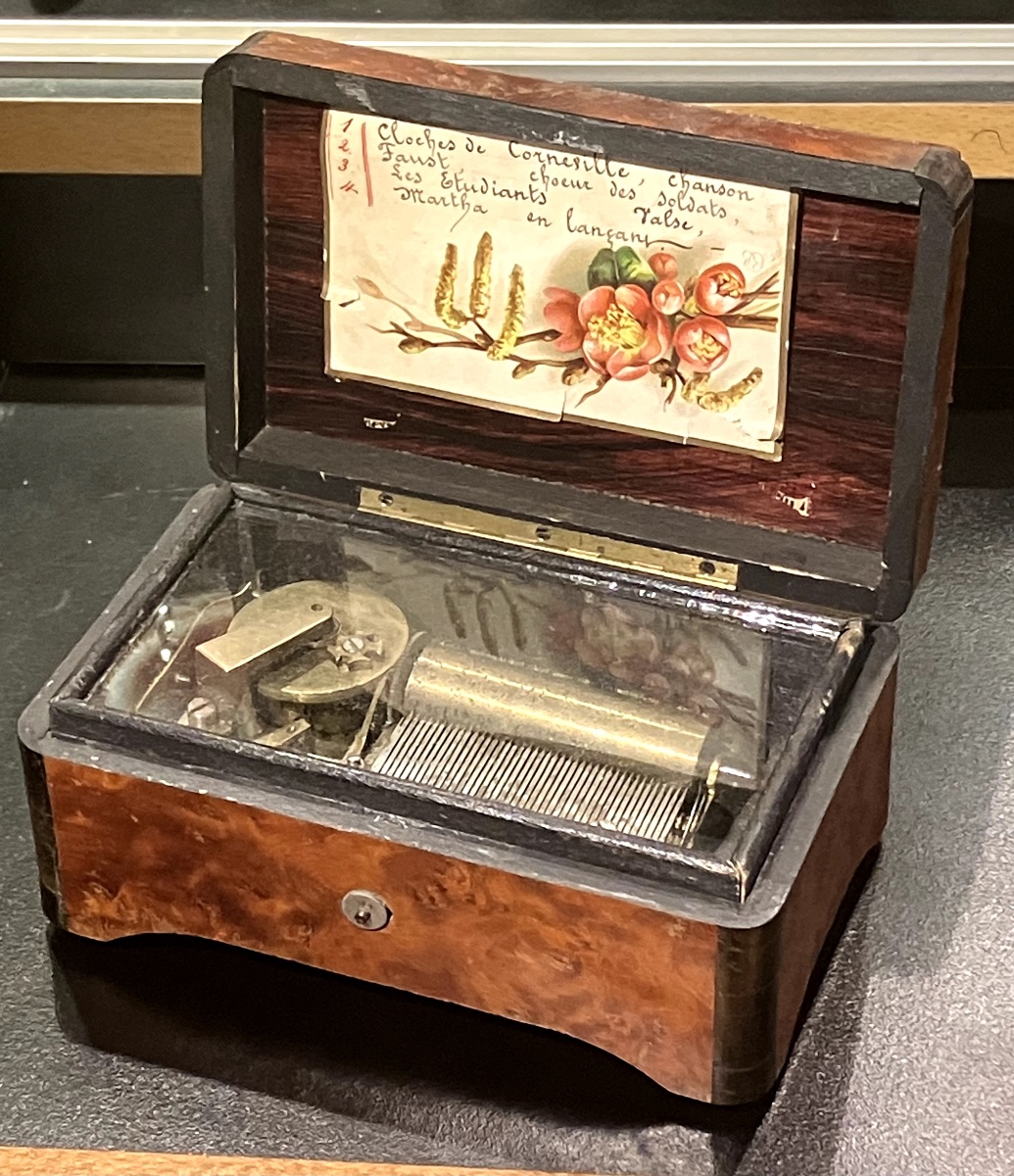 Late 19th-century Music Box-photo-4