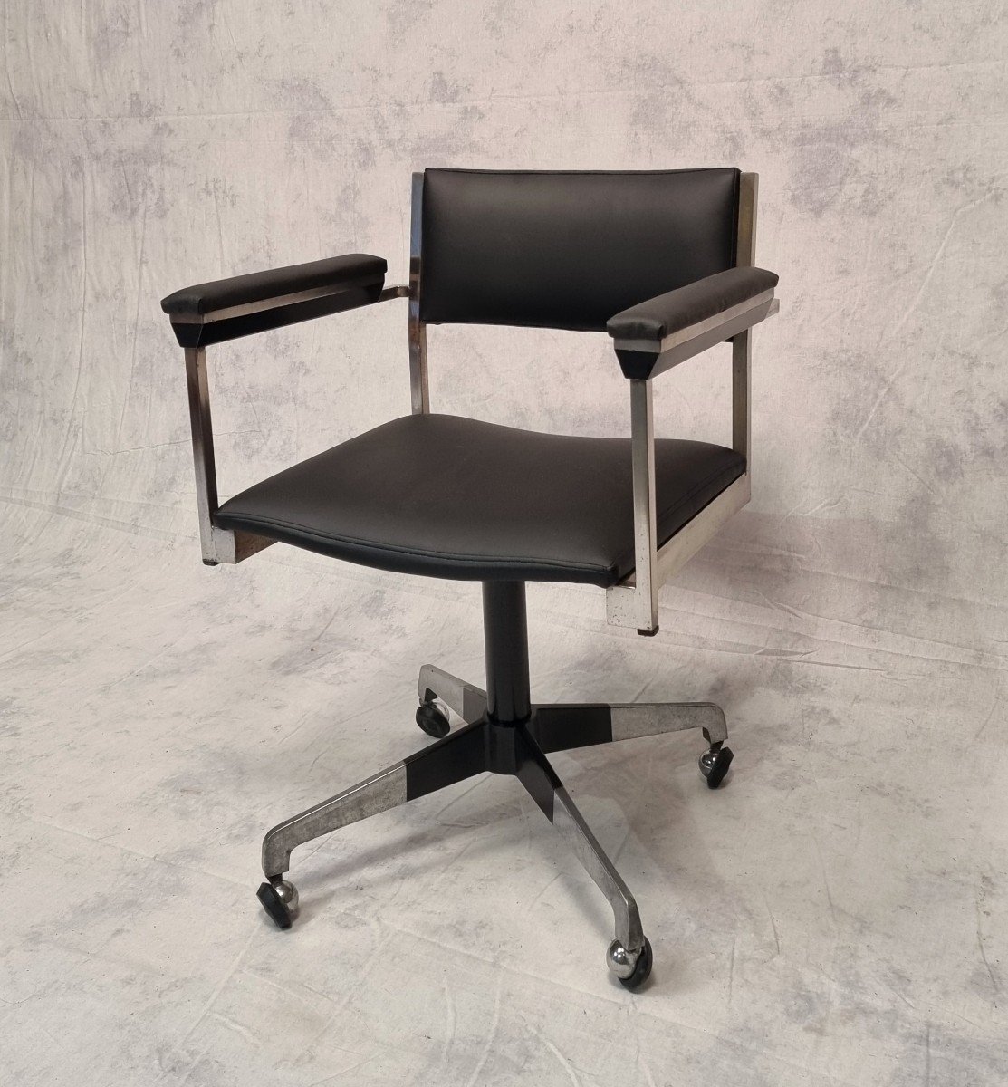 Vintage Modernist Office Armchair - Germany - Chromed Metal - Ca 1960