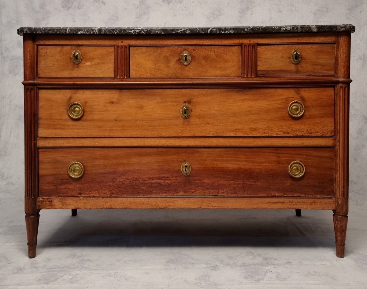 Commode Époque Louis XVI - Noyer Mouluré - 18ème