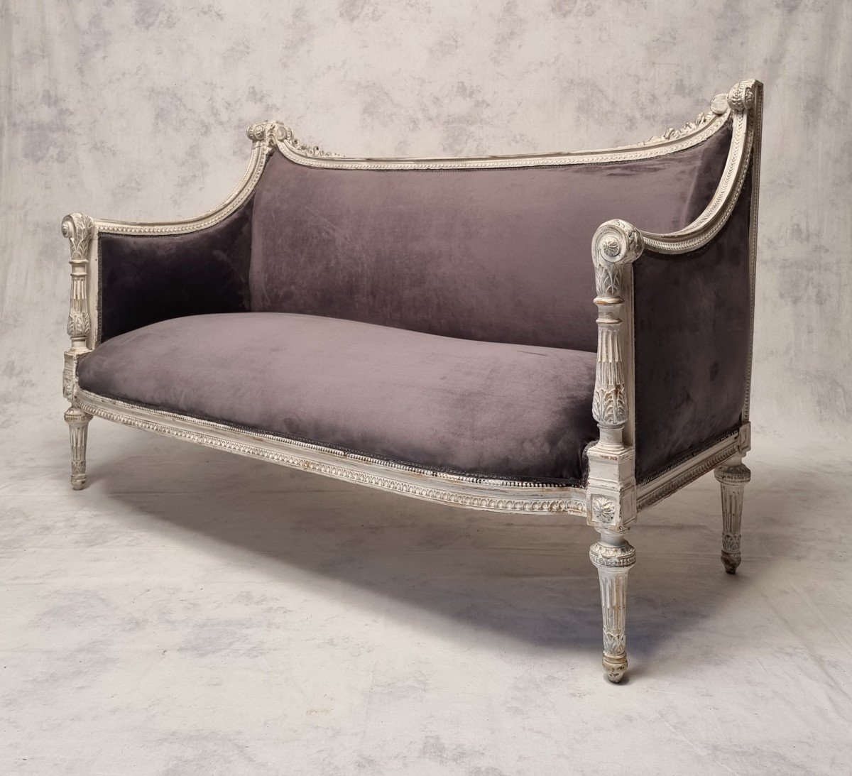 Louis XVI Style Sofa - Rich Sculpture - Patinated Wood - 19th