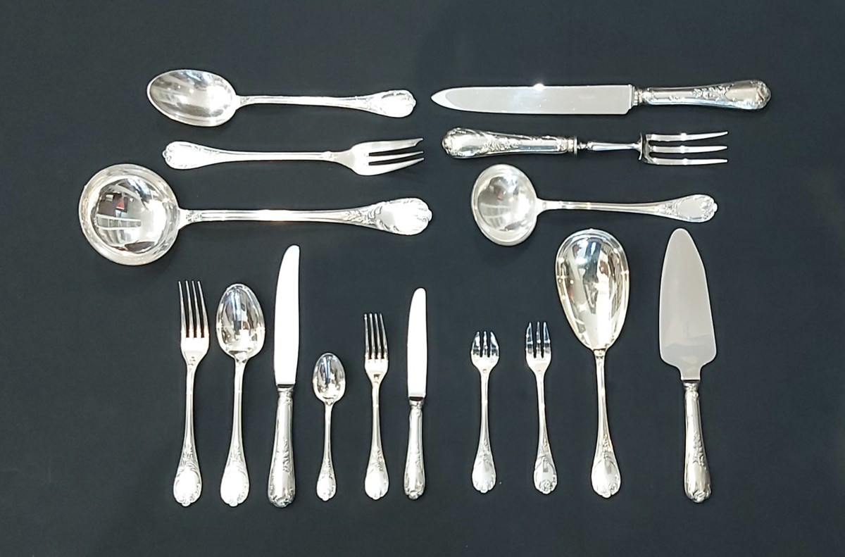 Ménagère Christofle modèle Marly 104 pièces 