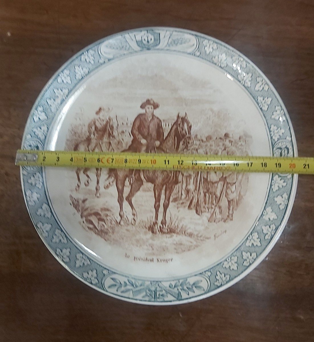 Assiettes historiées terre de fer de la faïencerie Creil et Montereau -photo-5