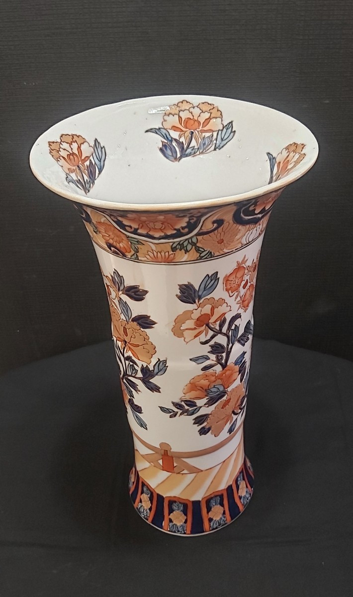 Large Flared Cylindrical Vase With Imari Decoration, Late 19th Century. -photo-3