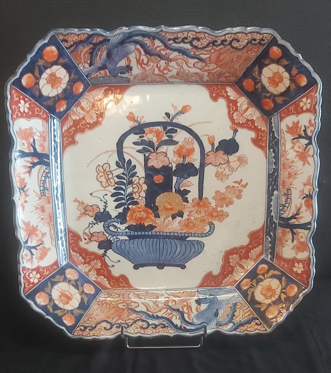 Grand plat Imari carré XIXème siècle.