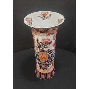 Large Flared Cylindrical Vase With Imari Decoration, Late 19th Century. 
