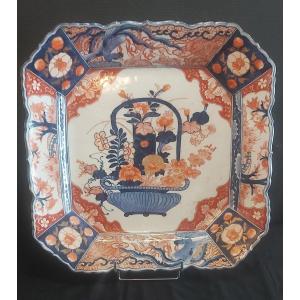 Grand plat Imari carré XIXème siècle.