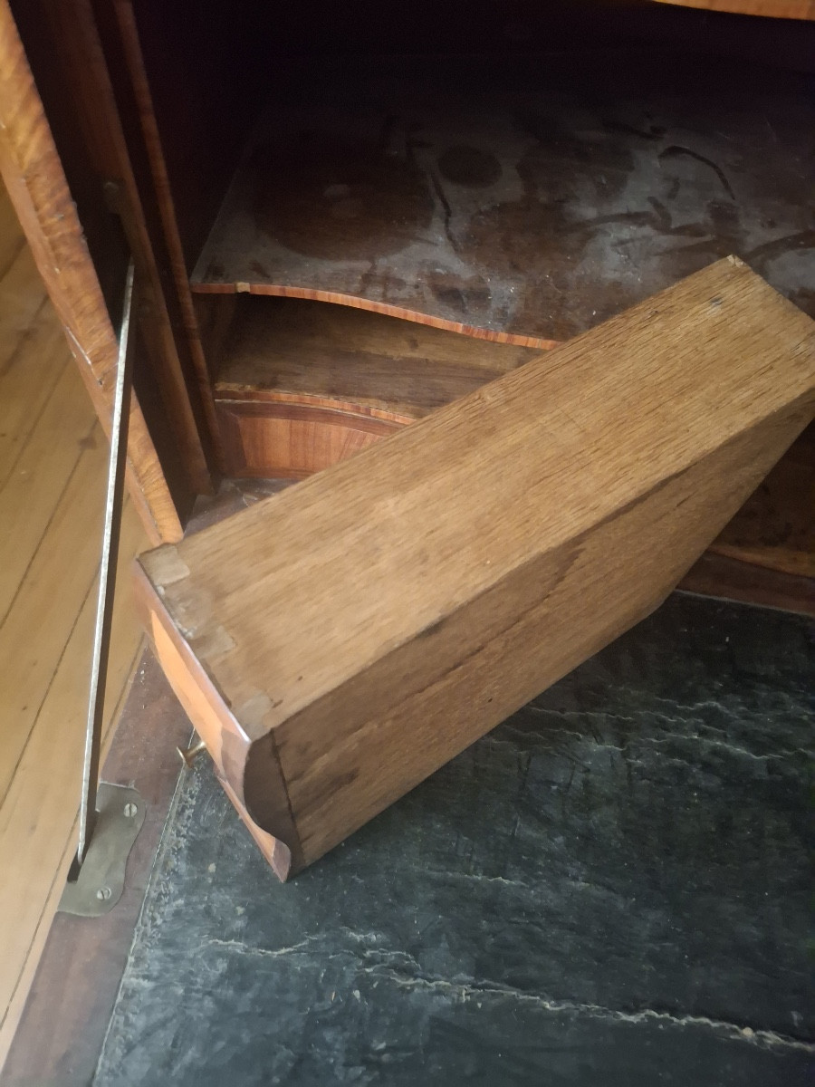 Secretary Louis XV Known As "to The Guillotine"-photo-1