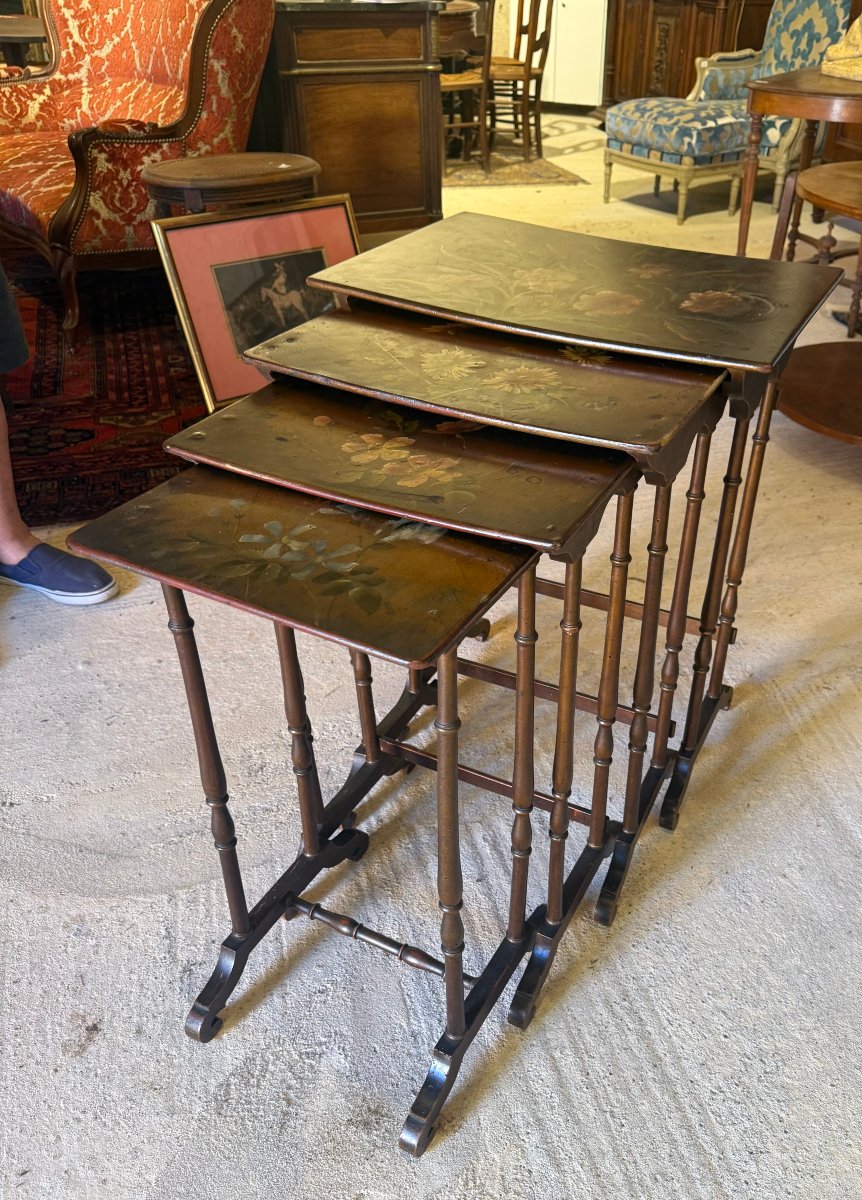 Set Of 4 Nesting Tables-photo-3