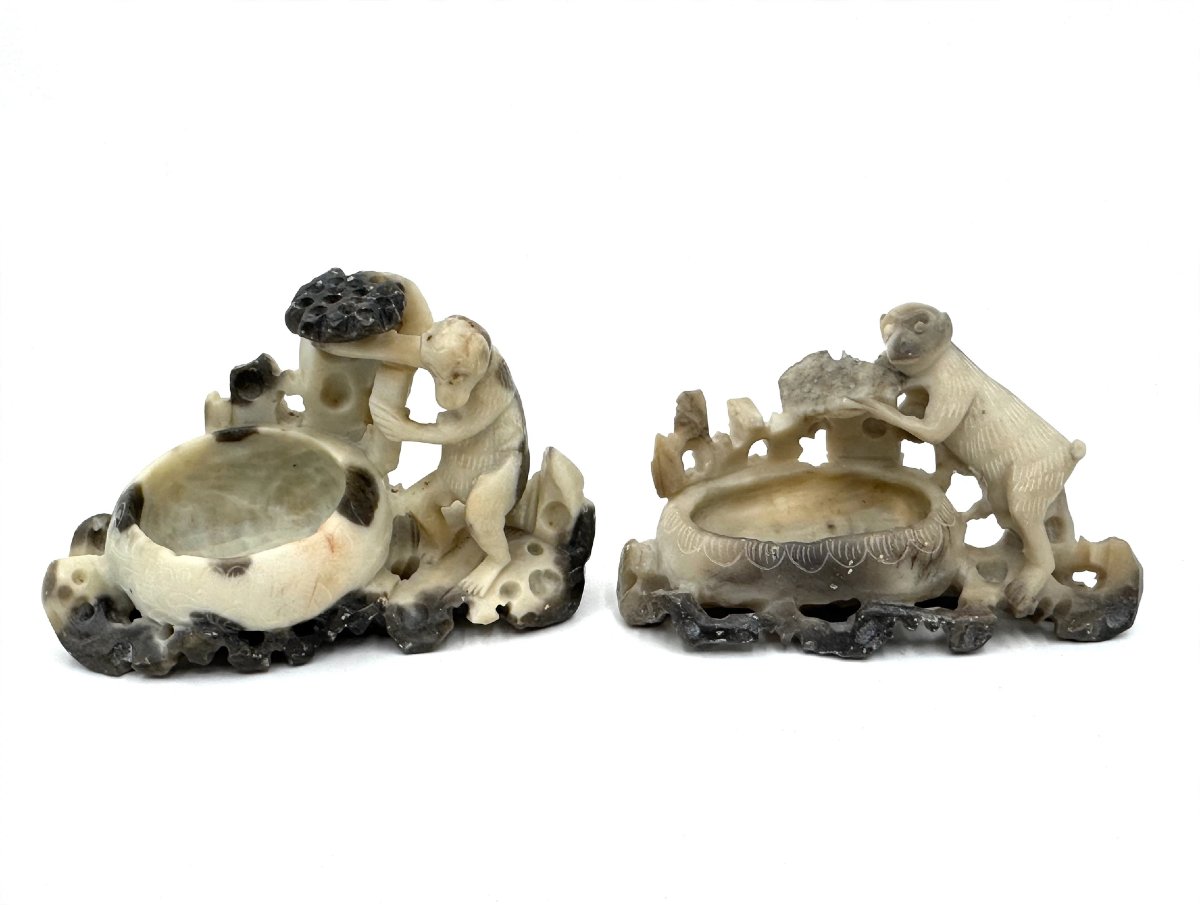 Paire de porte-encens / vide-poche en stéatite sculptée, Chine, milieu XXᵉ