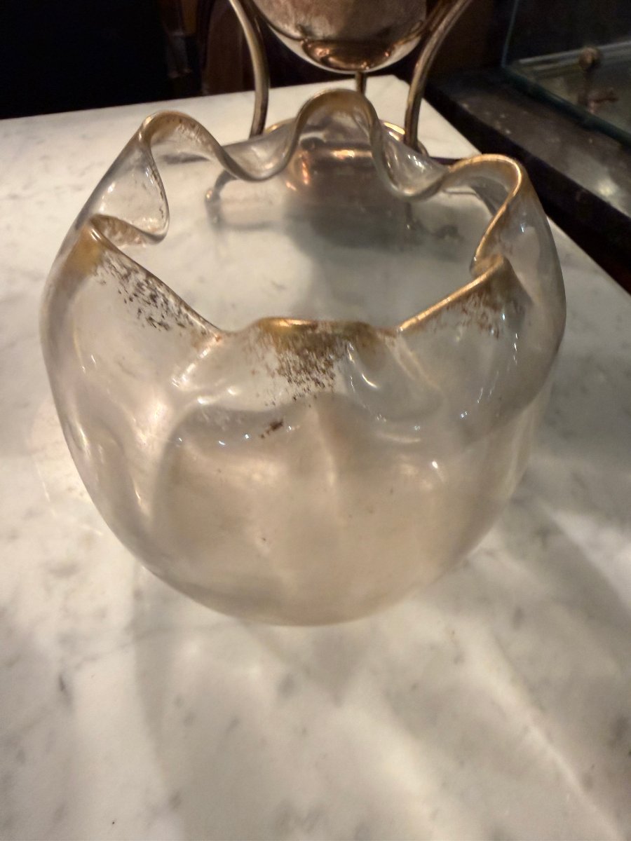 Vase boule à col ondulé en verre soufflé givré à rehaut or, vers 1890-1910-photo-2