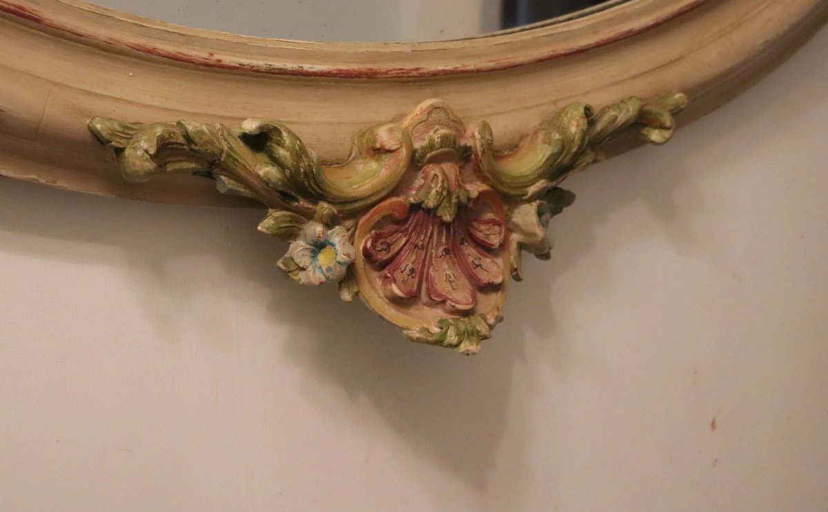 Miroir ovale en bois sculpté de style Italien à décor de fruits polychrome-photo-3