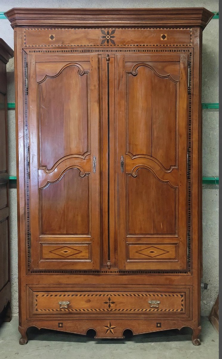 Armoire Louis XV en merisier