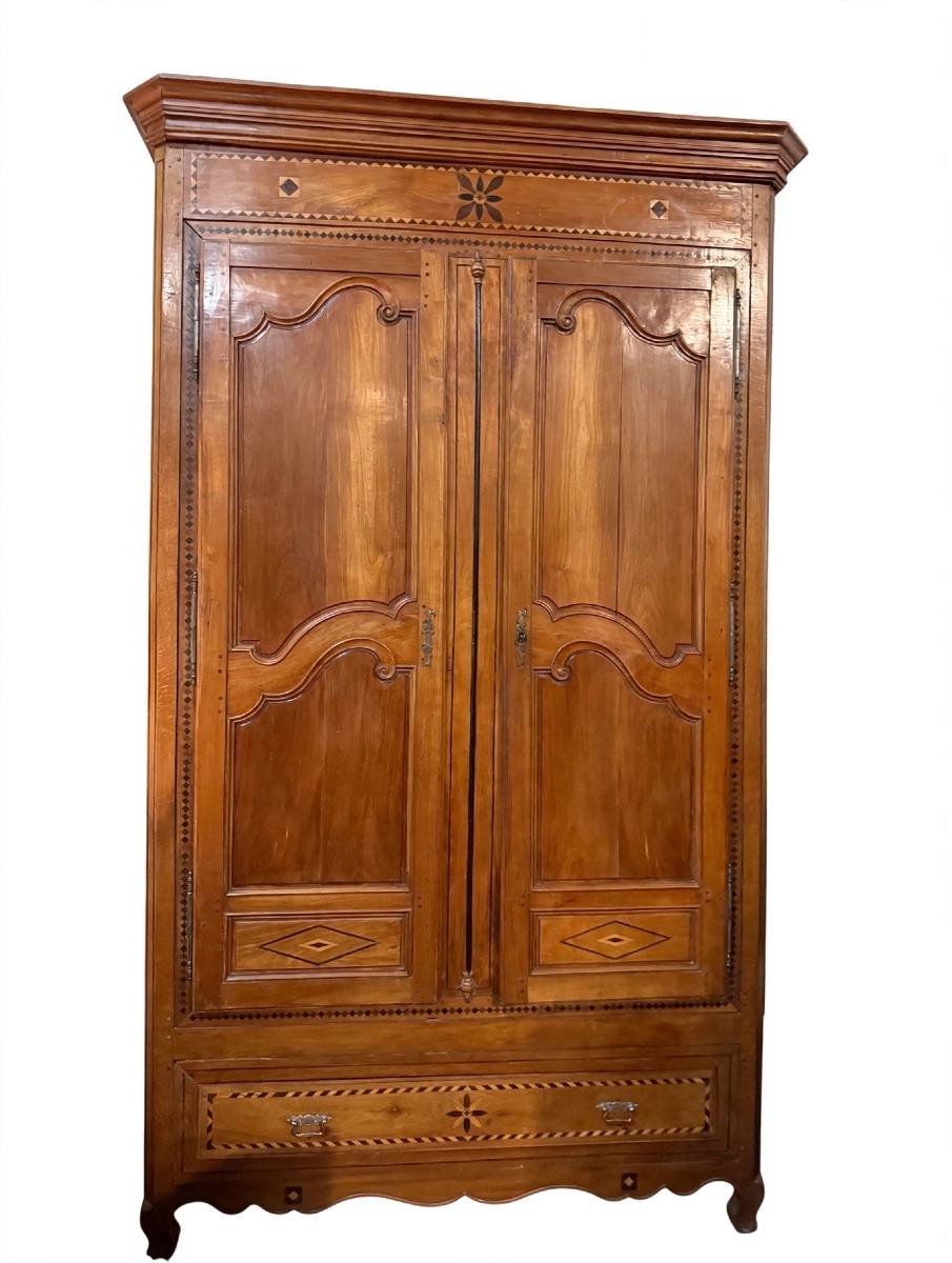 Saintonge-style Cabinet 