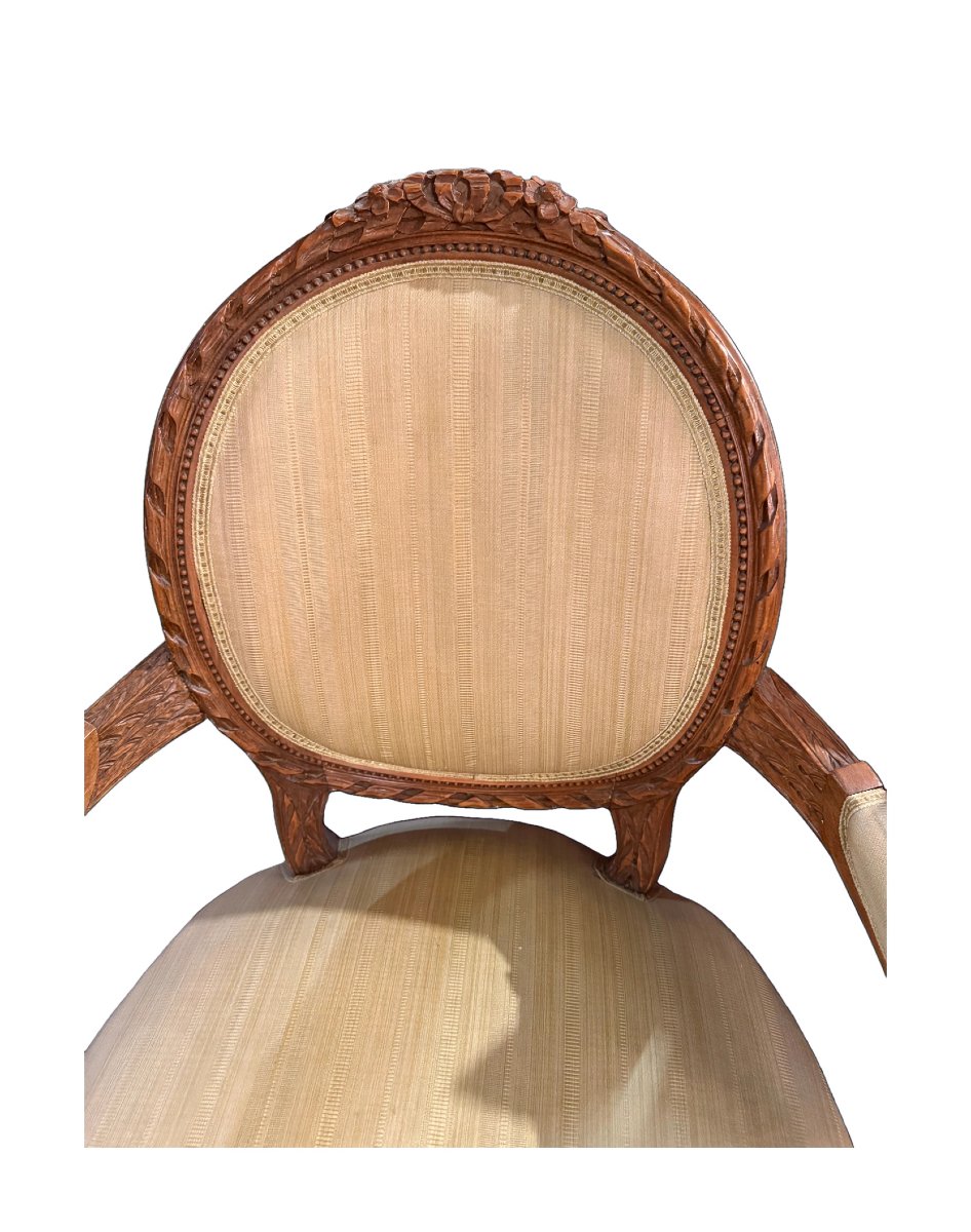 Paire de fauteuils à dossier médaillon de style Louis XVI - fin XIXe / début XXe-photo-3