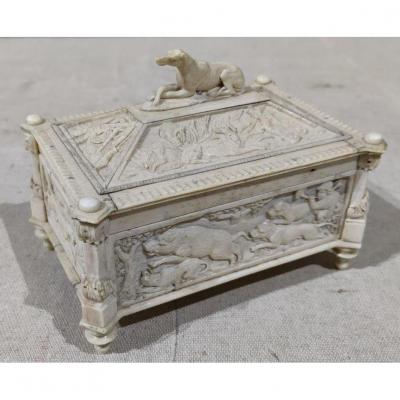 Ivory Box With Rich Royal Hunting Decorations, Eighteenth Time