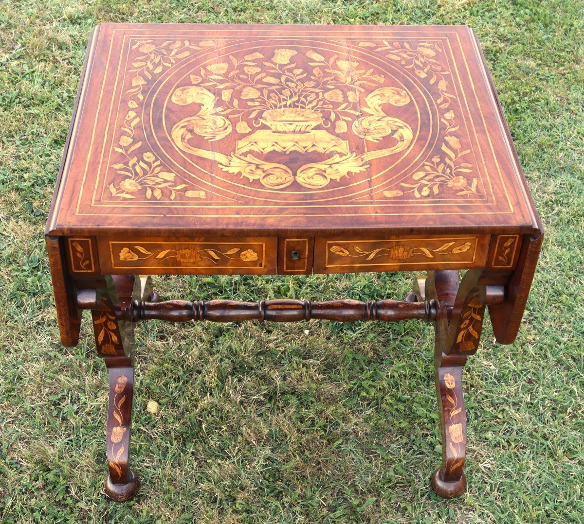 Shuttered Table Forming A Desk, In Marquetry, 18th Century