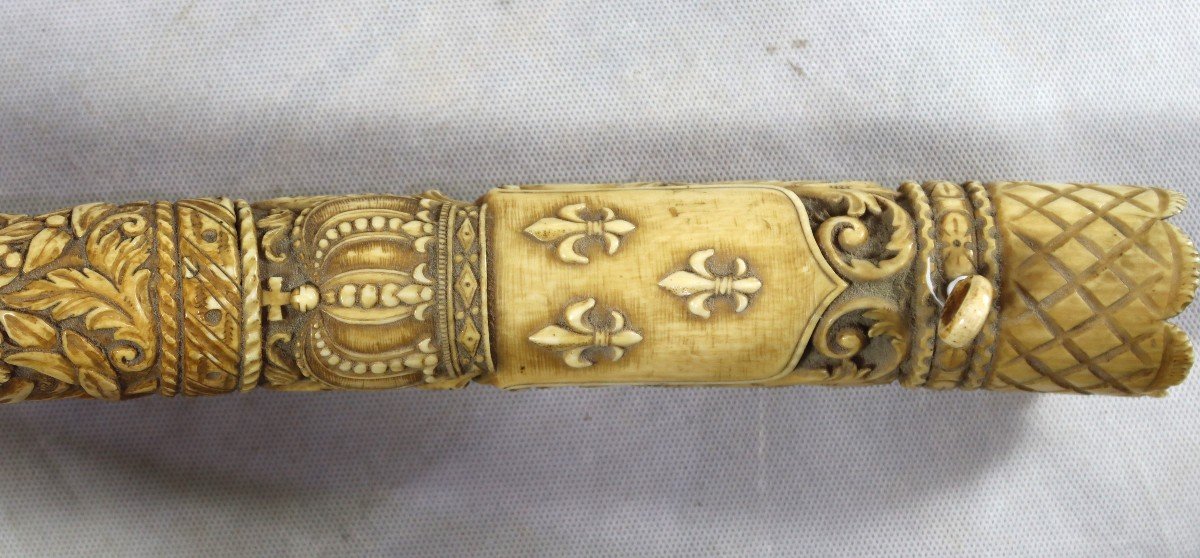 Richly Carved Olifant Decorated With Coats Of Arms With The Arms Of France And King, 19th Century-photo-4