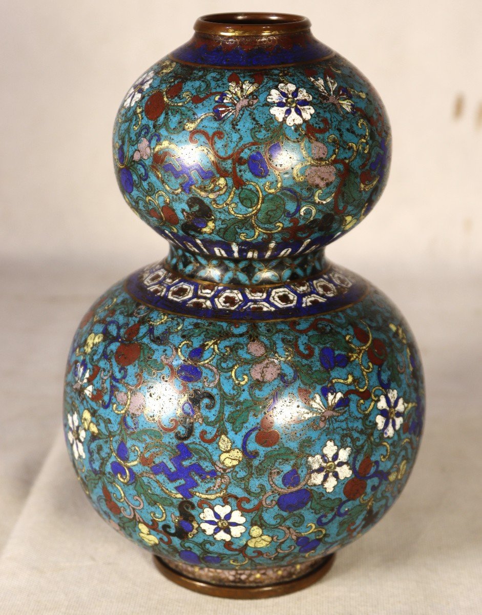 Asia XIX, Double Gourd Vase In Bronze And Champlévés Enamels.-photo-2