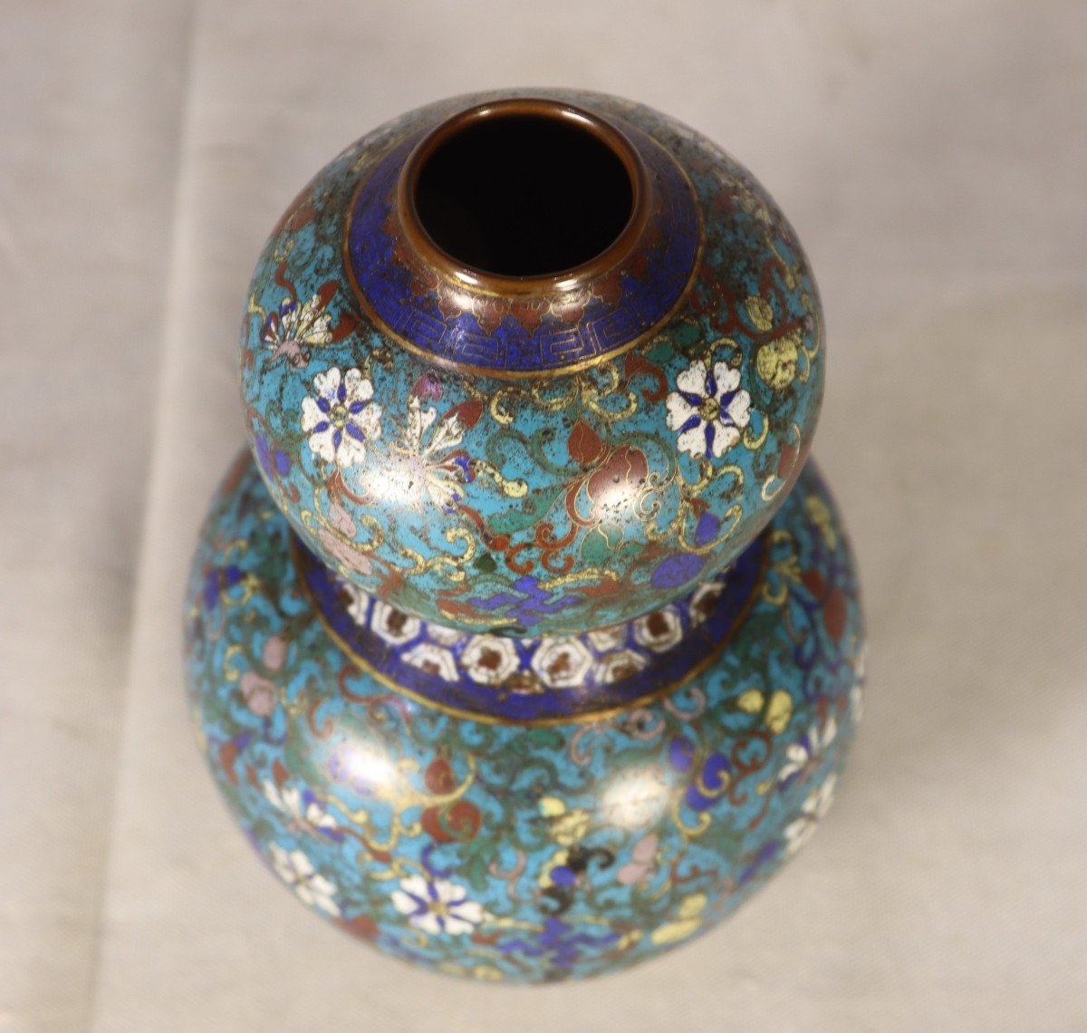Asia XIX, Double Gourd Vase In Bronze And Champlévés Enamels.-photo-4
