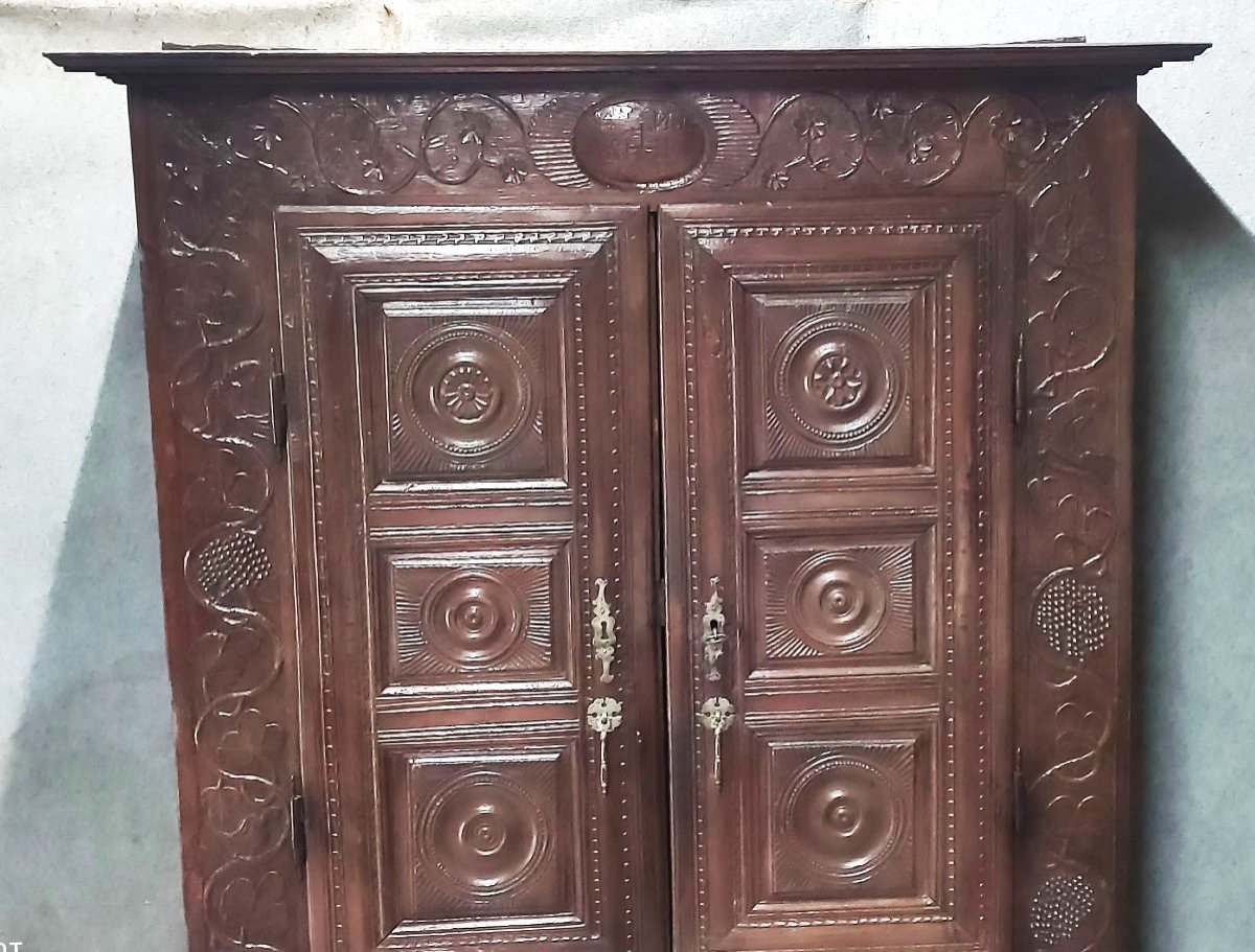 Small Sacristy Oak Wardrobe Monogrammed Ihs And Dating From 1736-photo-2