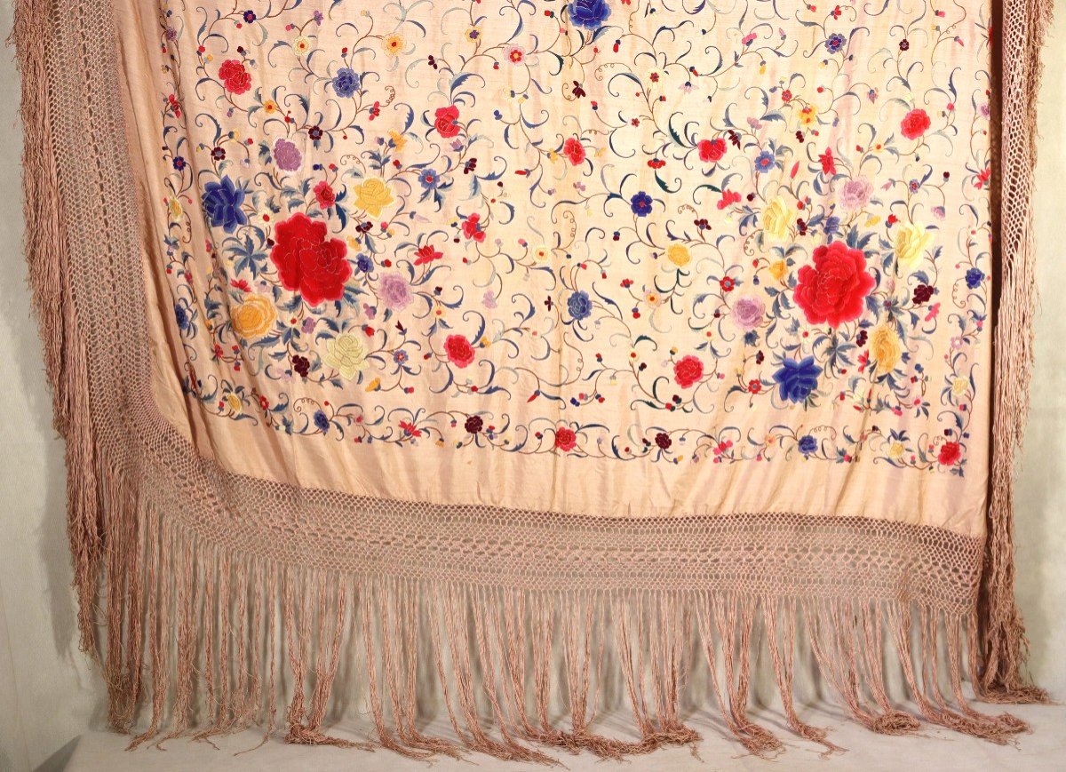 Embroidered Silk Manila Shawl, Circa 1920-photo-2